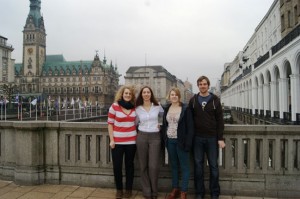 HH-Mittendrin-Redaktionsmitglieder: Anja-Katharina Riesterer, Isabella David, Signe Heins, Dominik Brück